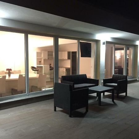 Villa Residence Sînmartin Екстериор снимка