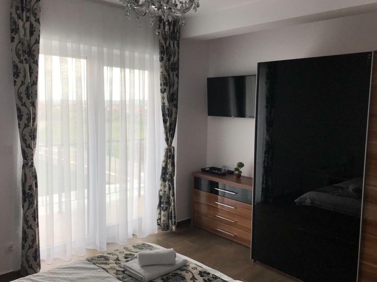 Villa Residence Sînmartin Екстериор снимка