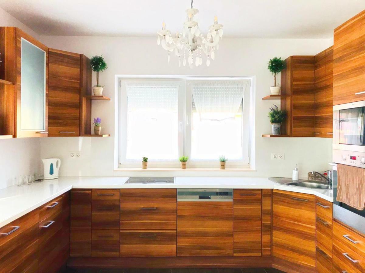 Villa Residence Sînmartin Екстериор снимка