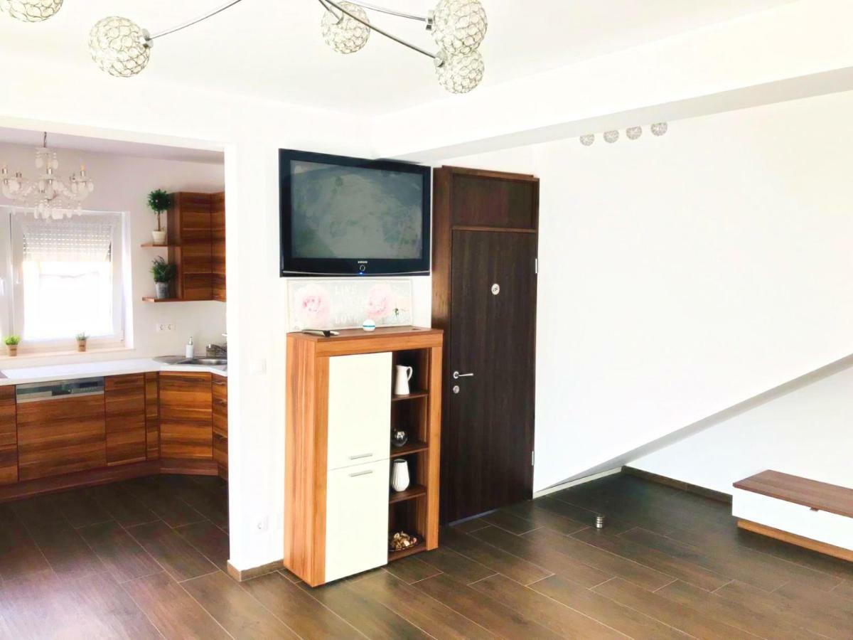 Villa Residence Sînmartin Екстериор снимка