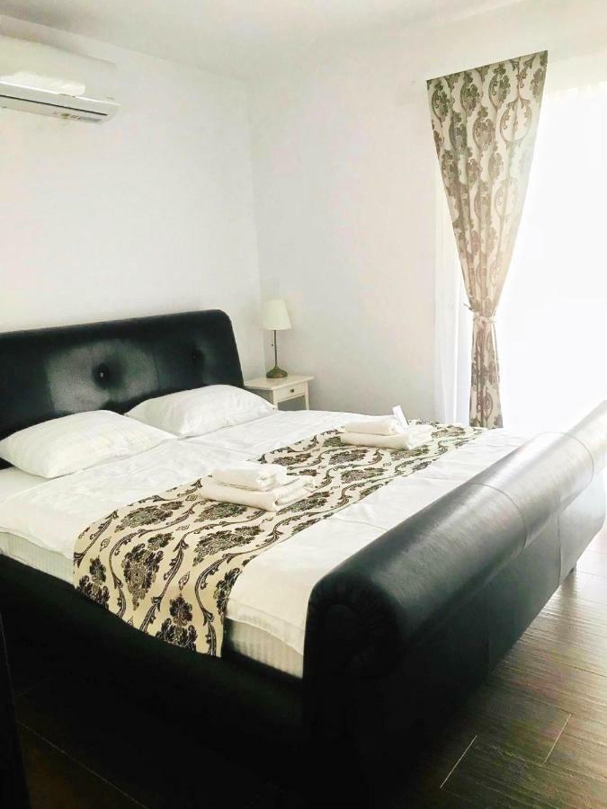 Villa Residence Sînmartin Екстериор снимка