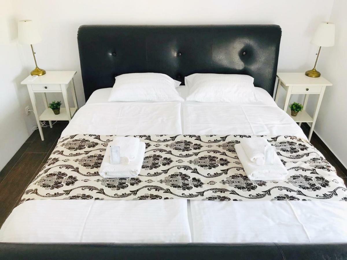 Villa Residence Sînmartin Екстериор снимка