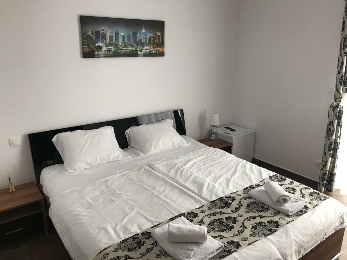 Villa Residence Sînmartin Екстериор снимка